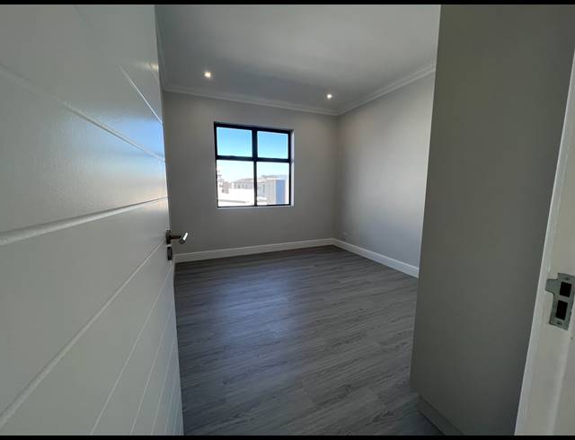 3 BEDROOM HOUSE FOR SALE IN SANDOWN